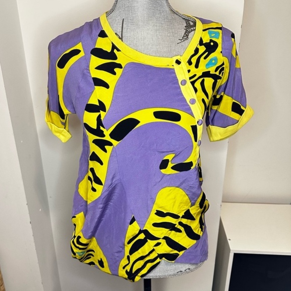 Diane von Furstenberg 100% Silk Tiger Print Top Purple/Yellow, Size 2